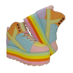 YRU Designer Womens Pre-owned Platform Pastel High Top Fashion Sneakers - sz. 9